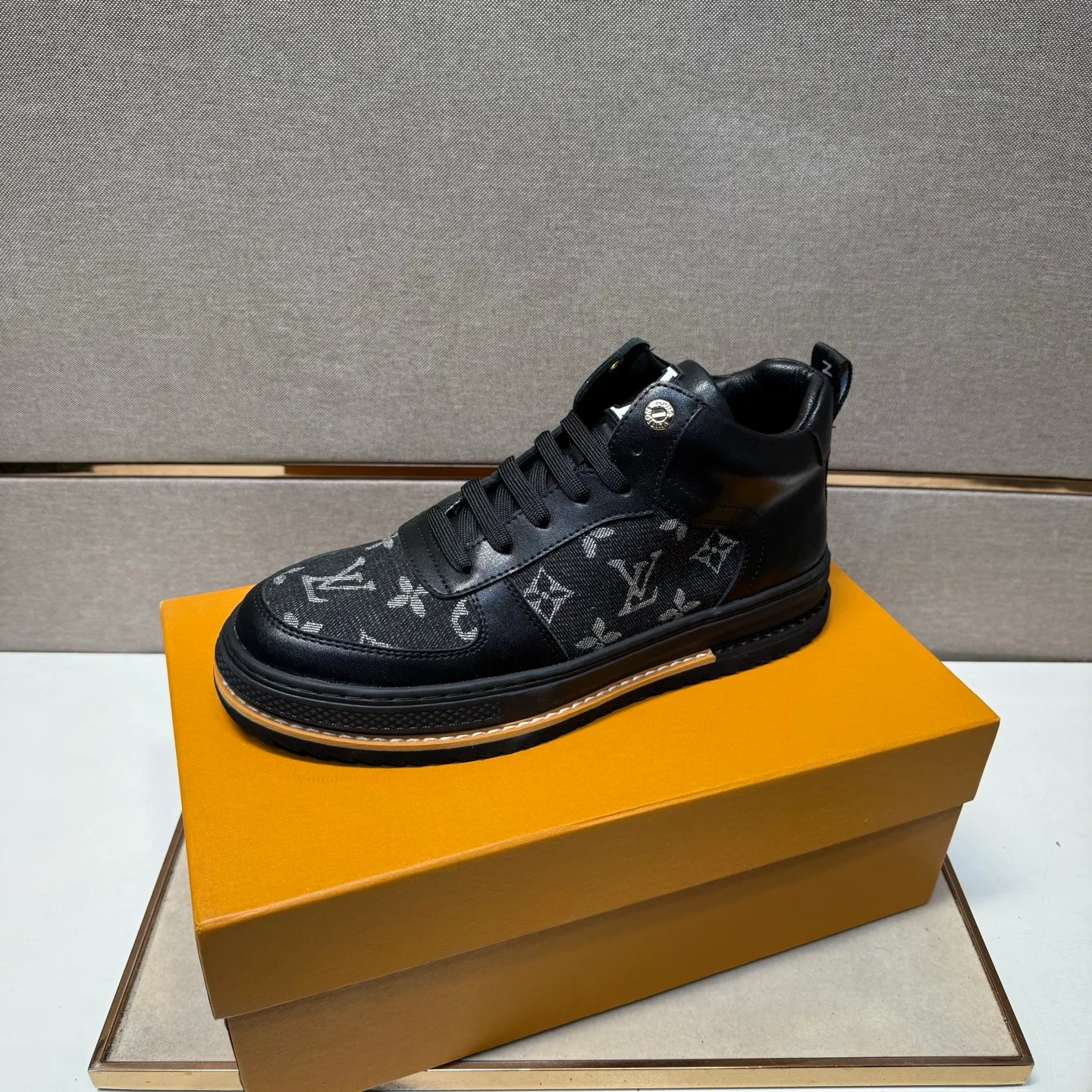 Men's men's shoes 💰pp420 [LV～] Men's casual shoes 2025z cabinet sales simultaneously 🔶Size: 38-44#️⃣ 🔷2 colors🔜The upper is made of multi-material splicing➕Genuine leather lining, comfortable and breathable, sole: original comfortable and wear-resistant outsole, ⚠️Real shot📱Photographed🎬The real thing is better📢📢📢